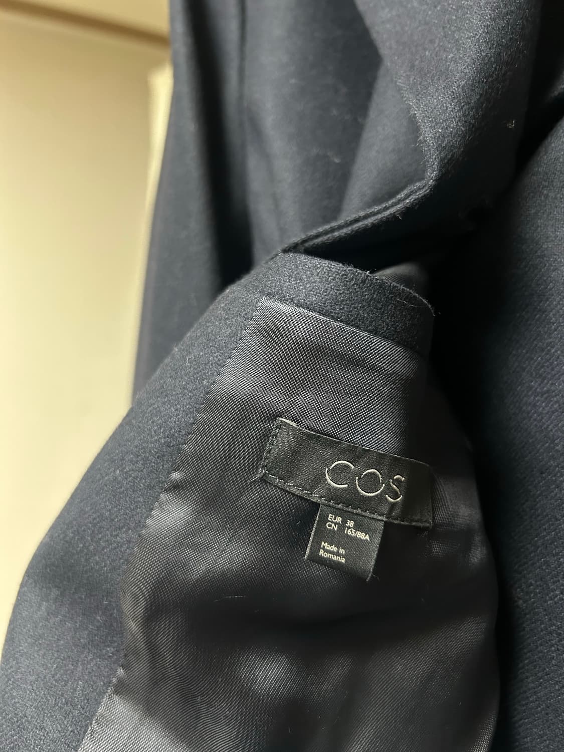 COS 네이비 크롭 블레이저 상품이미지5