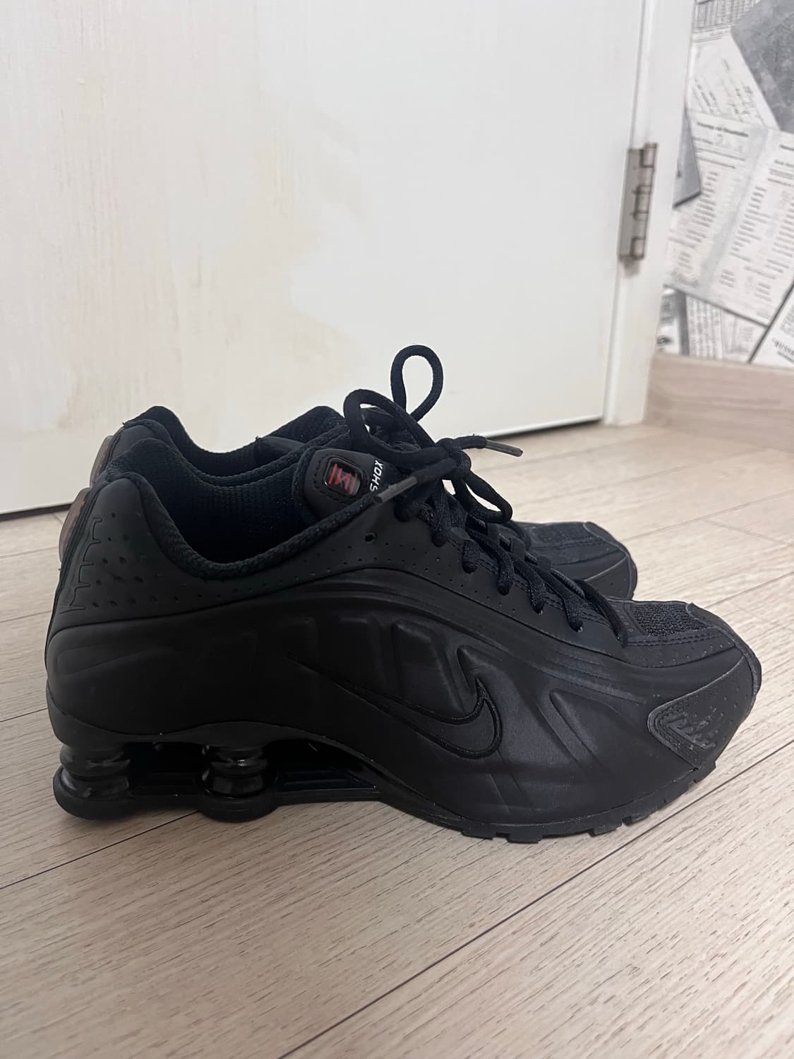 나이키 샥스 R4 블랙 235 상품이미지3