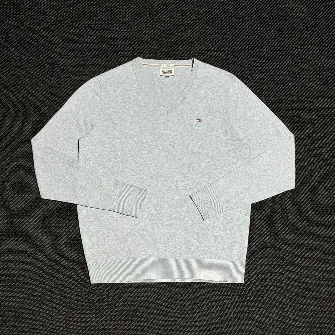 [L] Tommy 타미힐피거 그레이 코튼 브이넥 니트 상품이미지1