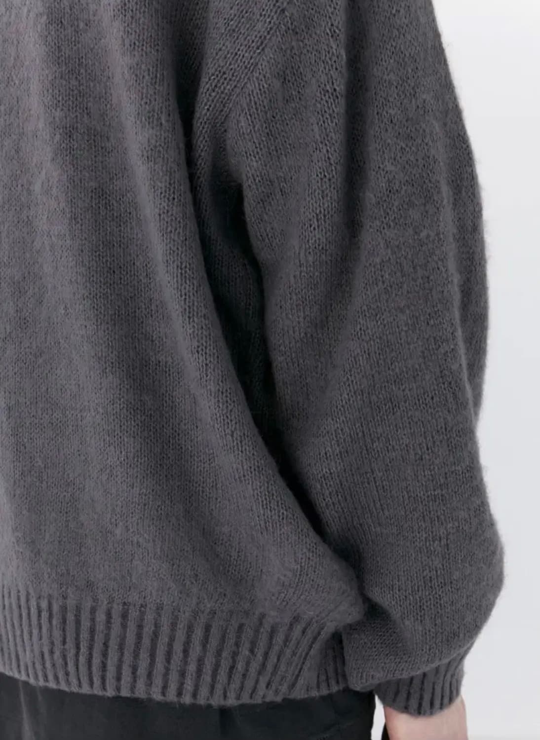 폴리테루 라이트 모헤어 가디건 퍼플 그레이 새상품 팝니다. 상품이미지3