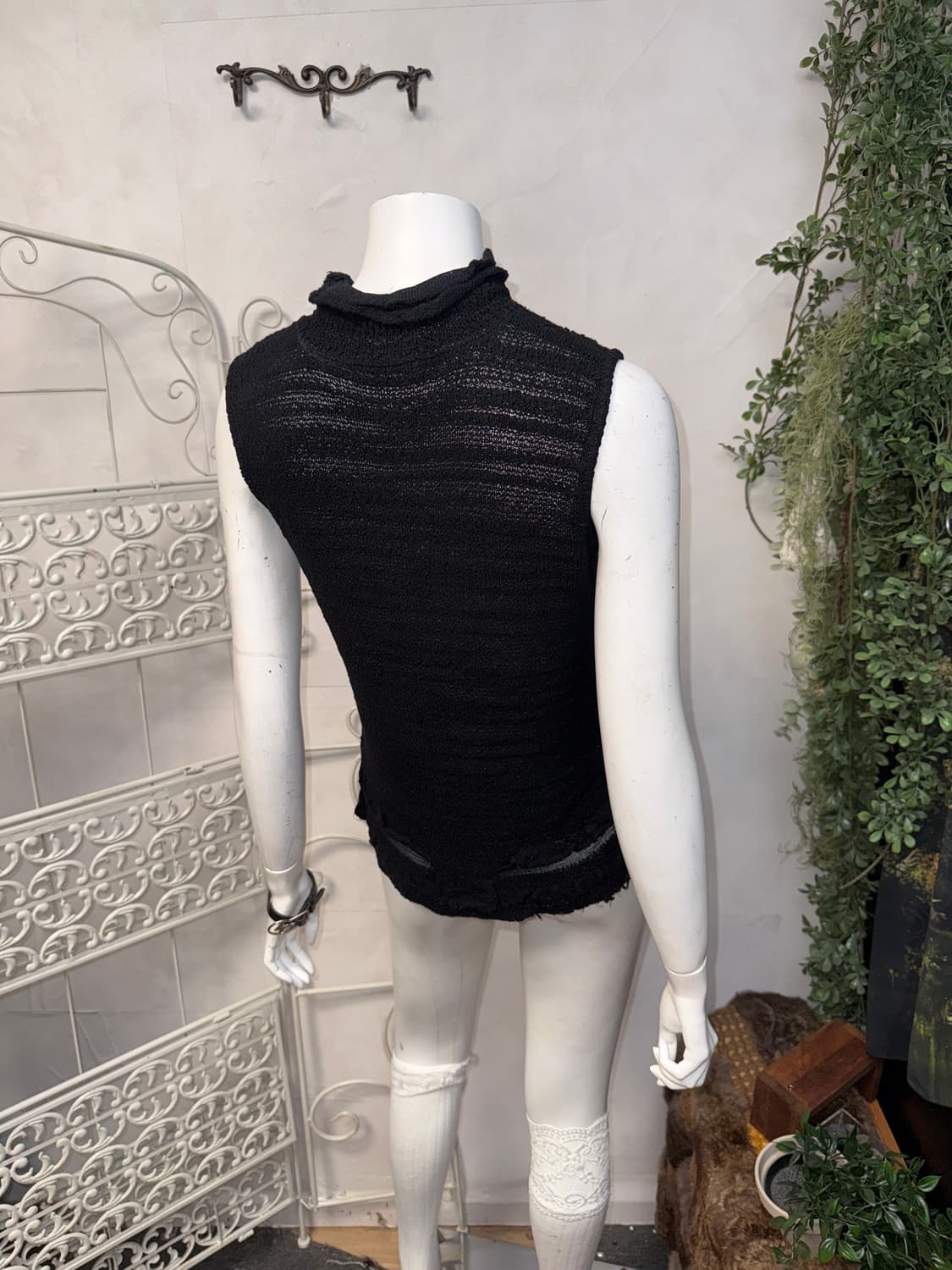 Black grunge damaged turtle neck 슬리브리스 상품이미지3