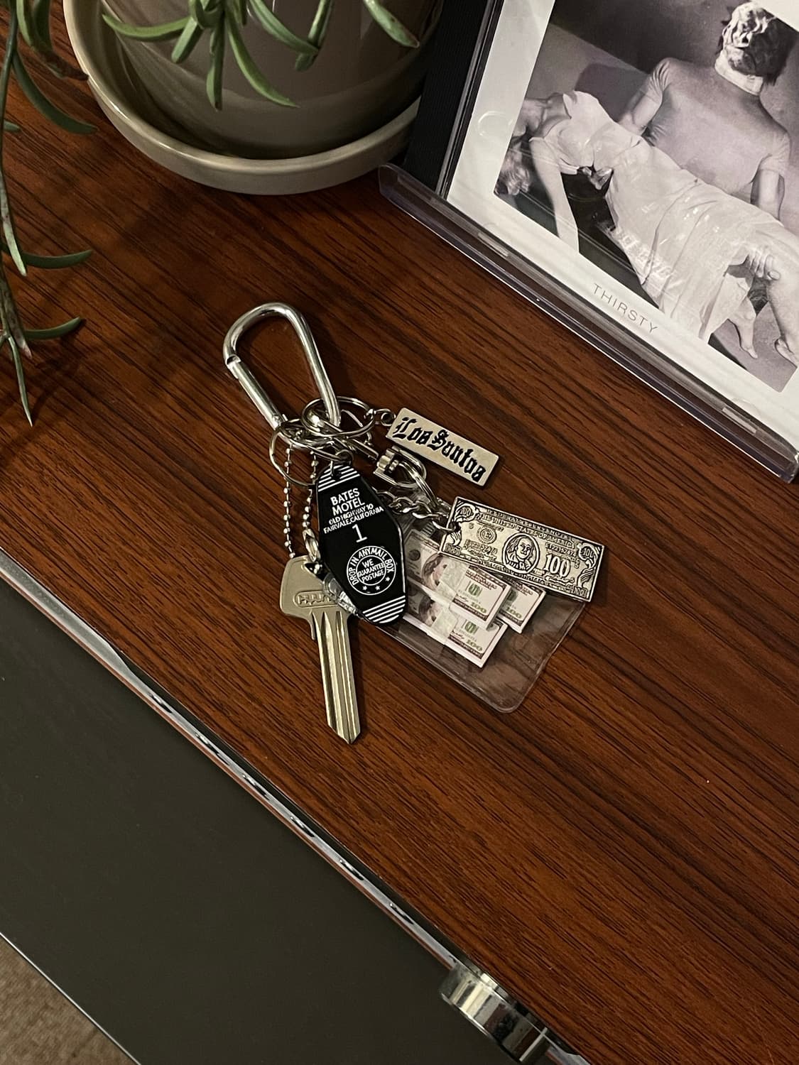 A lot of money keyring 상품이미지1