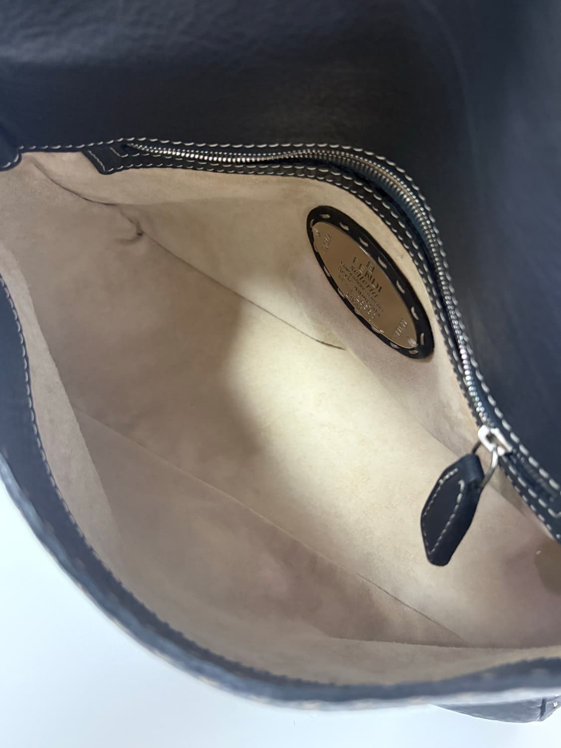 펜디 셀러리아 레더 맘마 바게트백 상품이미지10