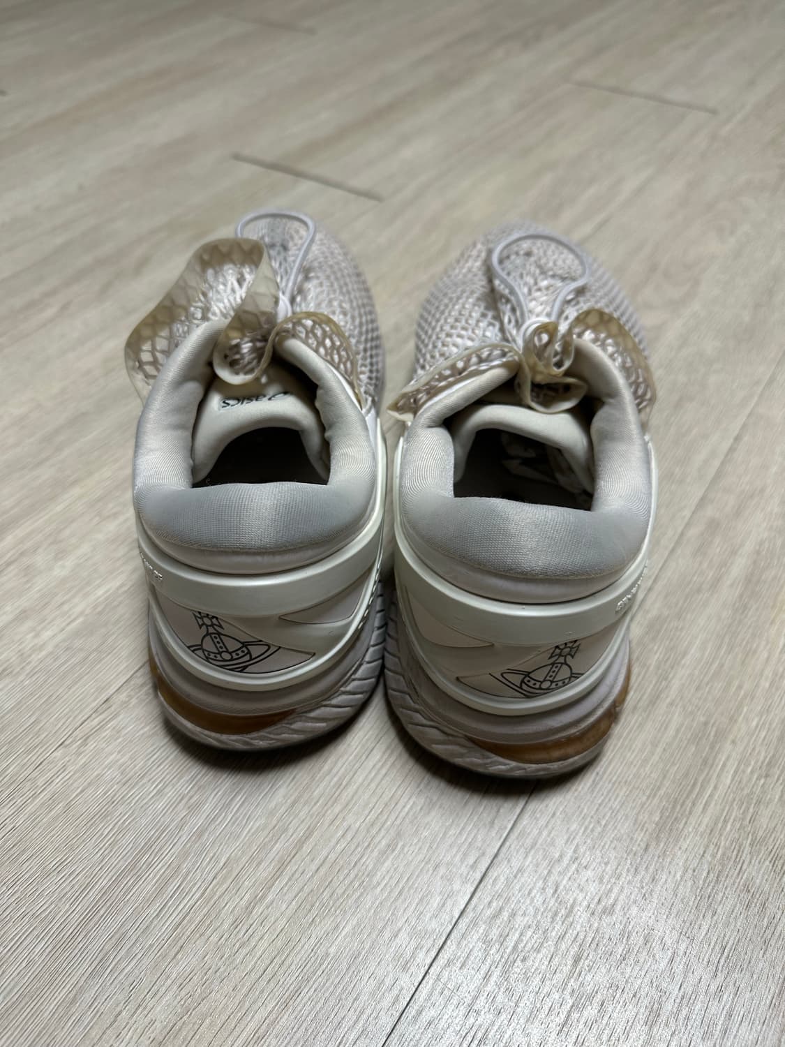 아식스 X 비비안웨스트우드 젤카야노26 상품이미지2