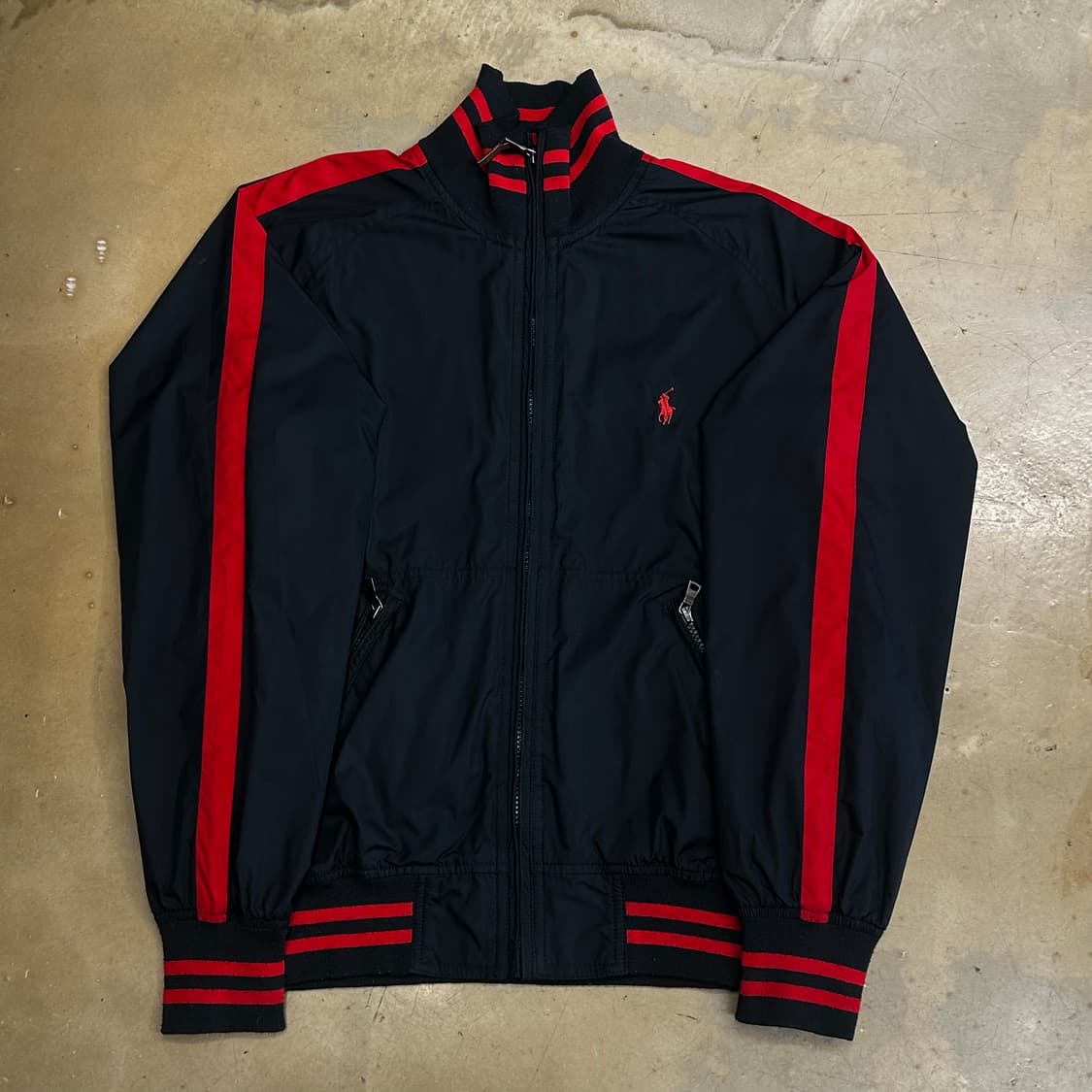 M 폴로랄프로렌 레드 블랙 배색 폴리쉘 자켓 상품이미지2