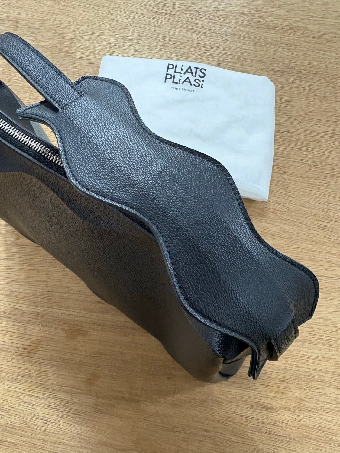 이세이미야케 플리츠플리즈 숄더백 상품이미지2