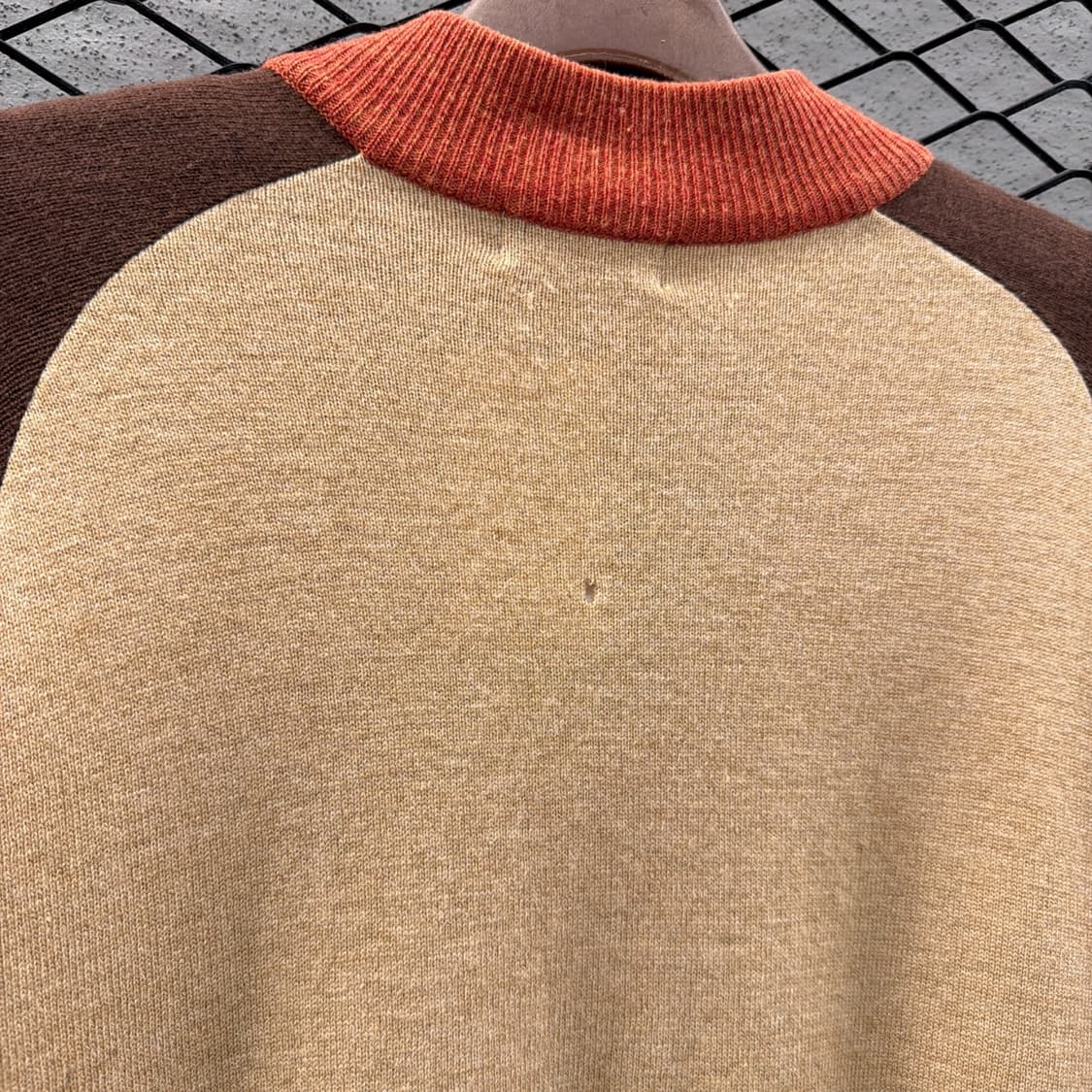 헨리넥 아가일 패턴 울니트 레글런 배색 디테일 멀티컬러 상품이미지6