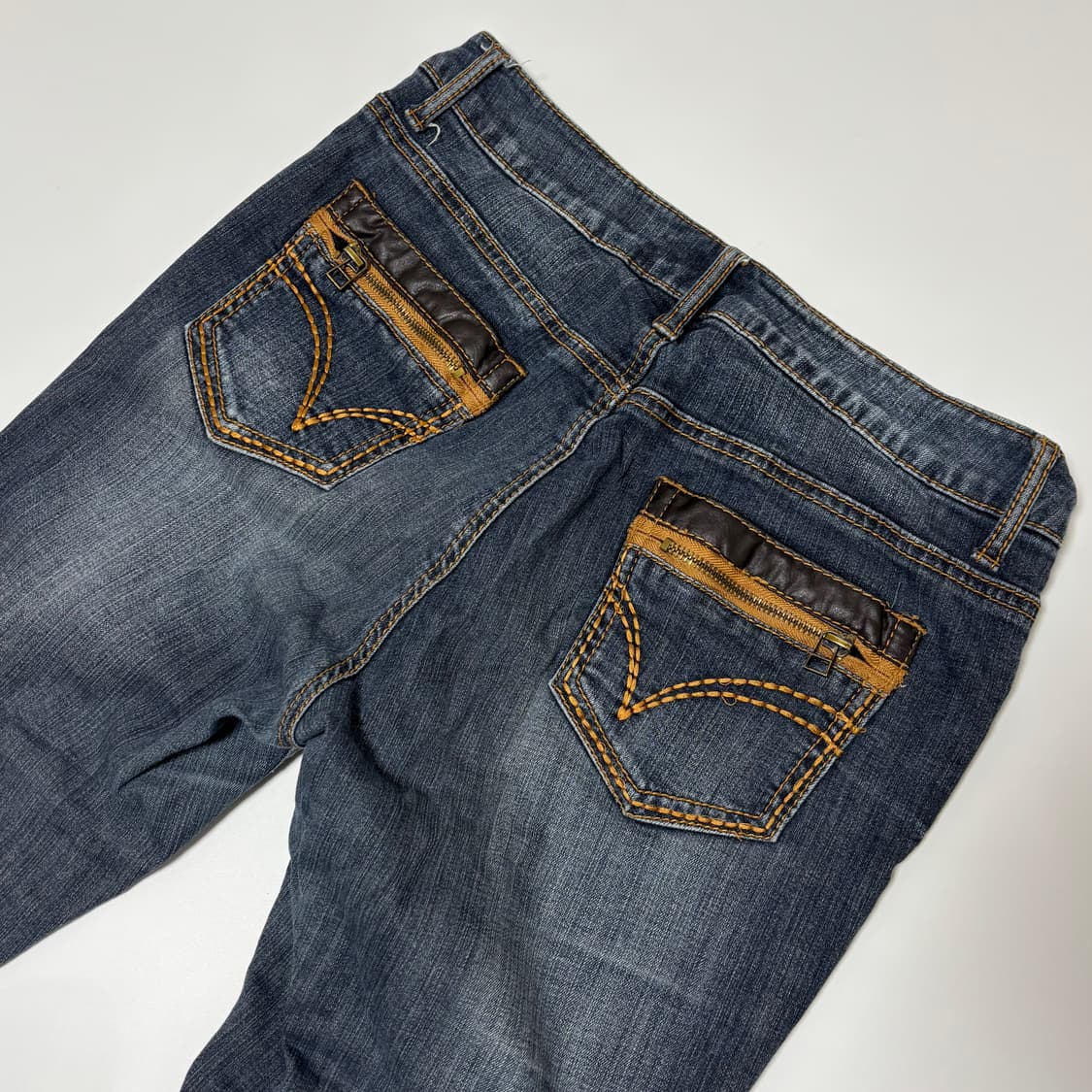 테오리아(THEORIA) 지퍼 포켓 디테일 빈티지 데님 상품이미지2