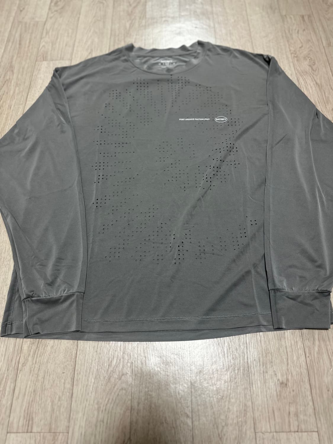 새티스파이 x 포스트아카이브팩션 롱슬리브 상품이미지1