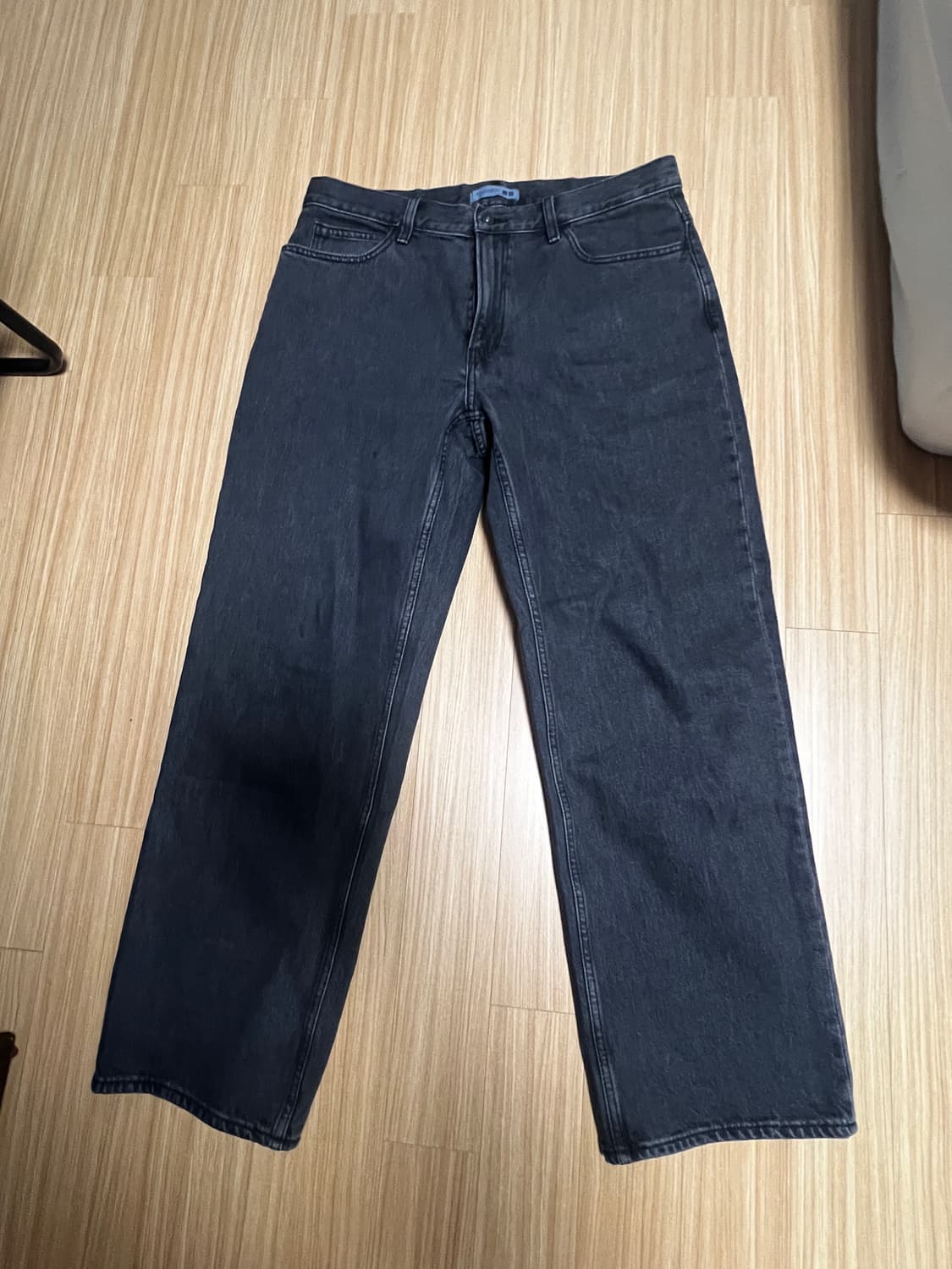 유니클로 × JW ANDERSON 스트레이트 진 상품이미지1