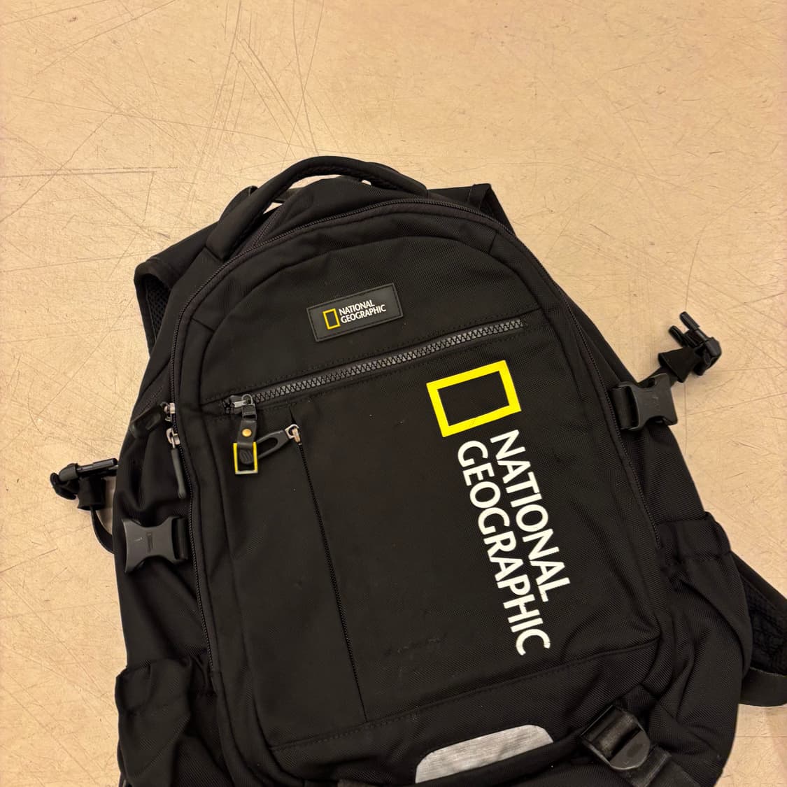 내셔널지오그래픽 빅로고 백팩 상품이미지2