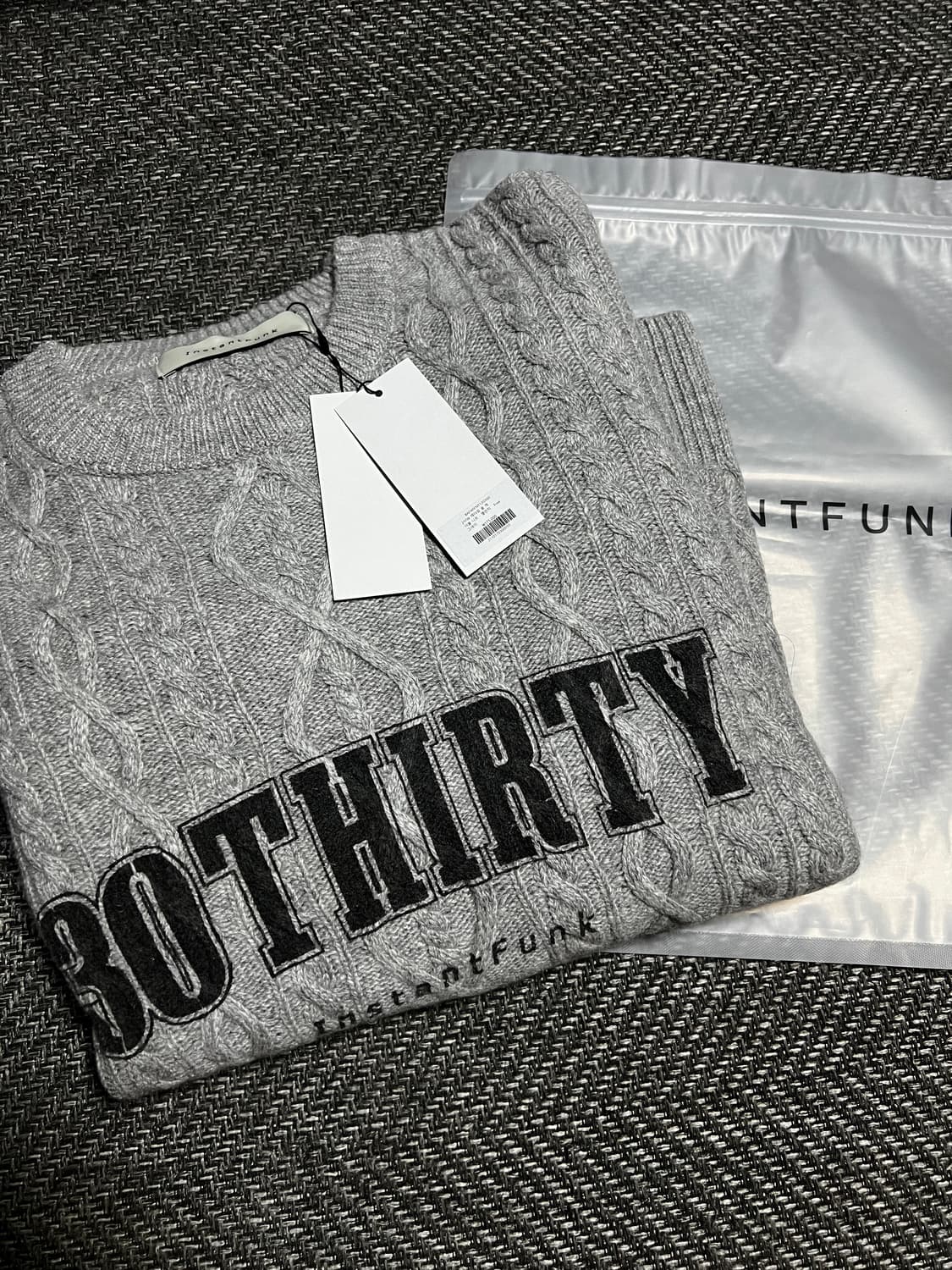 새상품/구할수없는/약30%저렴) 레터링케이블울니트 FREE/인스턴트펑크 상품이미지2