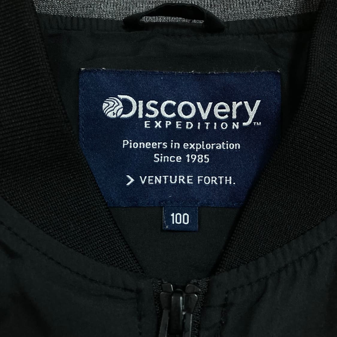 디스커버리 스몰 로고 블랙 블루종 자켓 상품이미지4