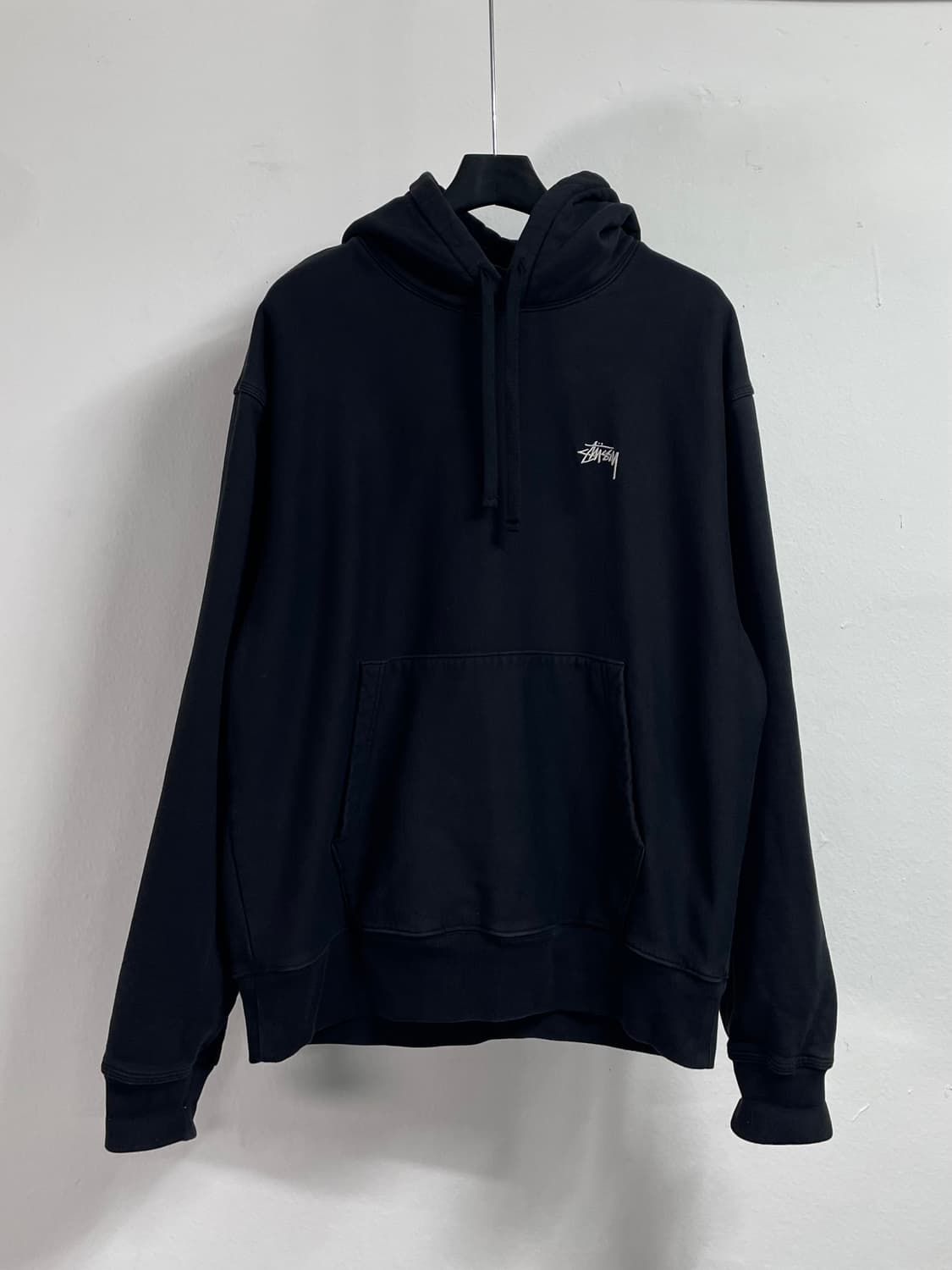 스투시 베이직 스탁로고 블랙 후드티 (on.66) 상품이미지1