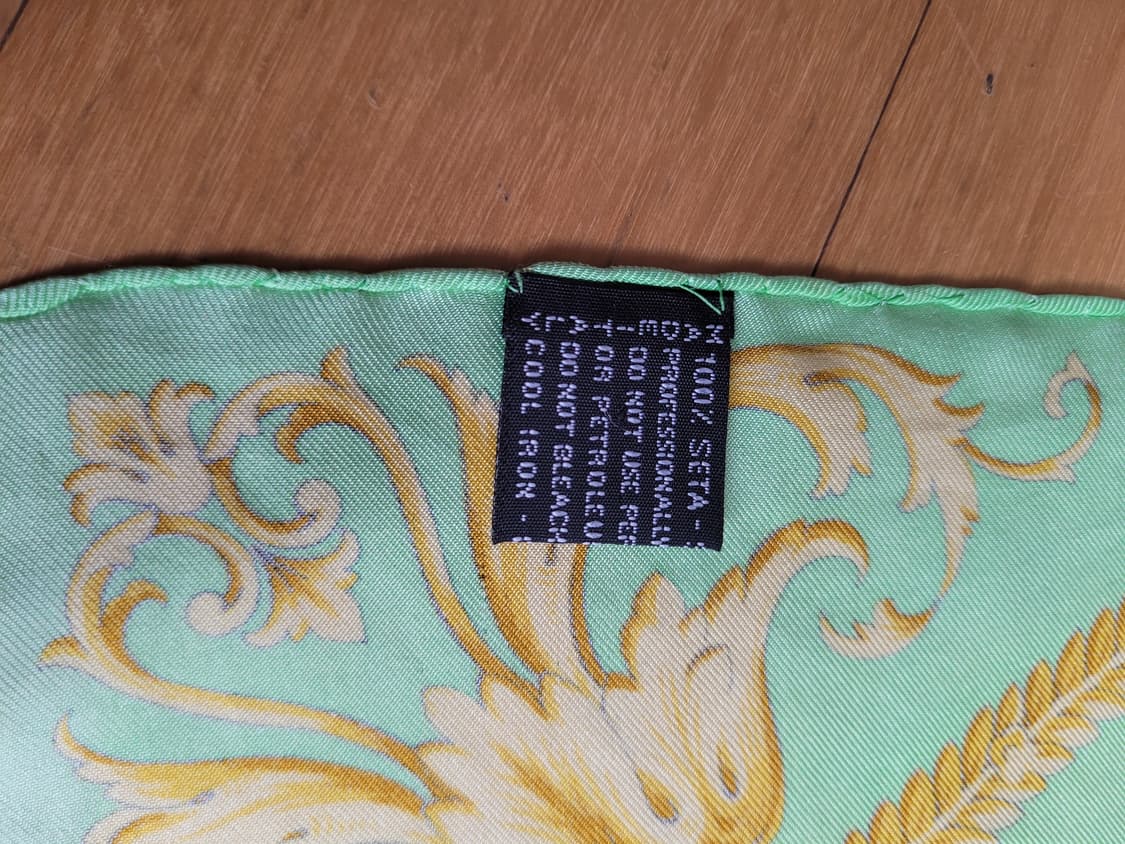 정품 베르사체 실크 스카프 상품이미지6