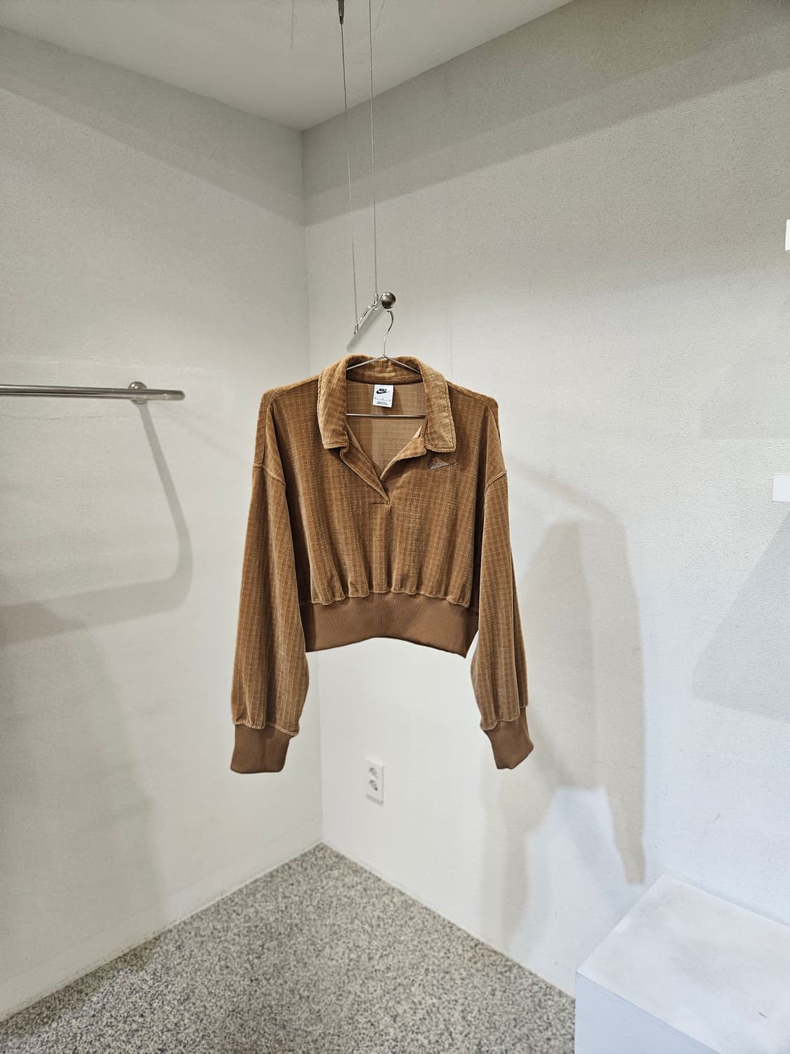 나이키 벨벳 벨루어 에일 폴로셔츠 상품이미지1