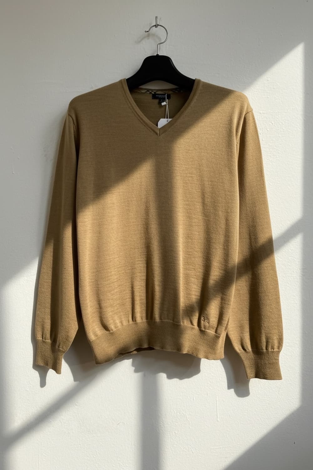 버버리 브이넥 메리노 울 니트 상품이미지1