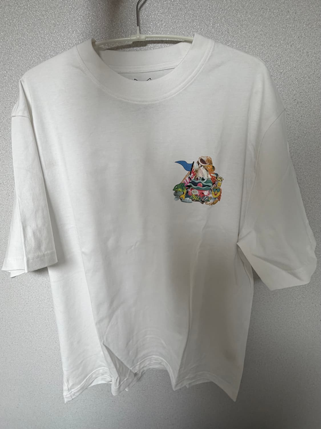 팔라스 흰색 반팔 상품이미지1