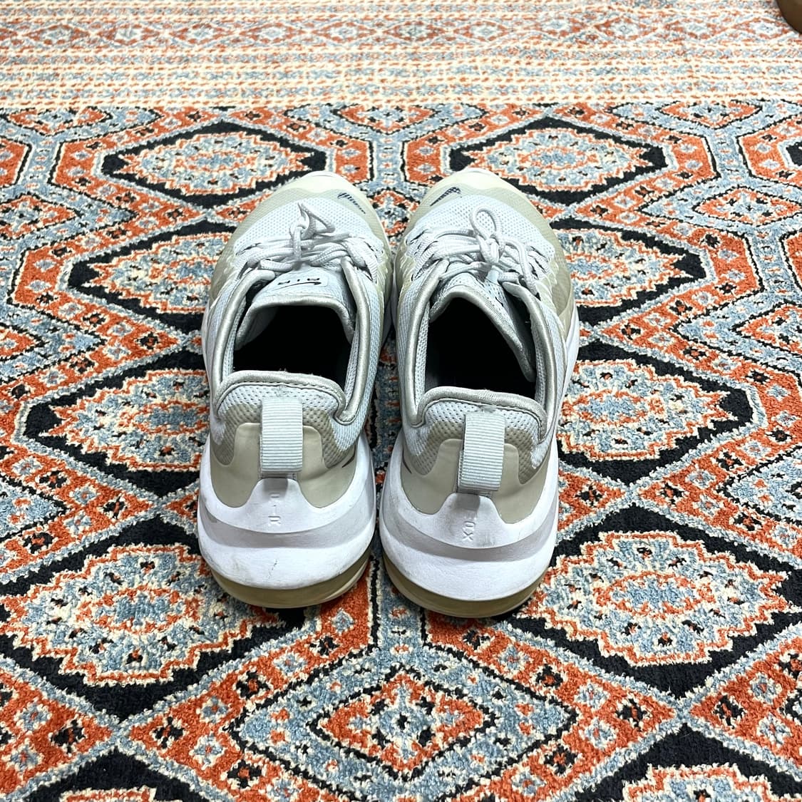 나이키 에어 화이트 러닝화 US 8 상품이미지4