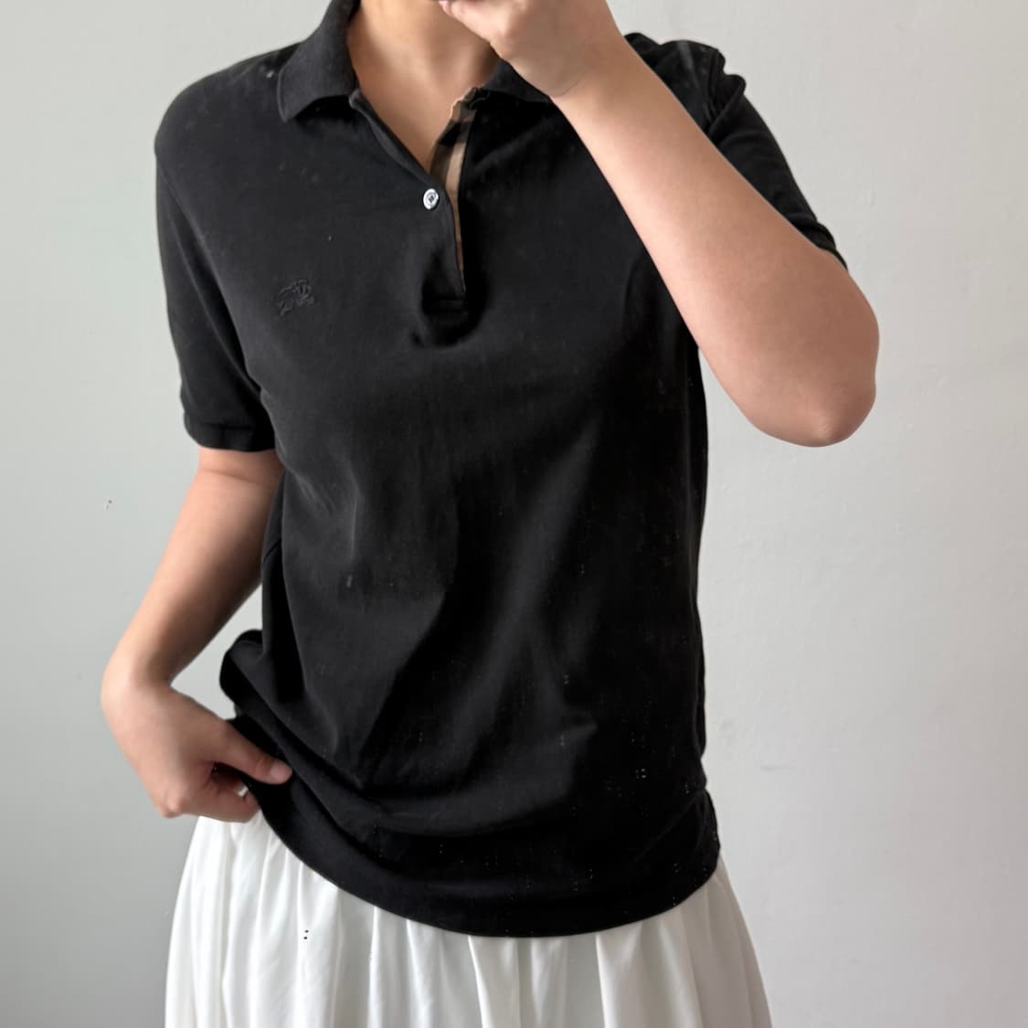 [M] 버버리 기사 자수 블랙 카라 반팔티 상품이미지2