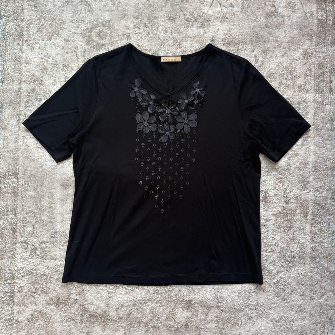 Floral Applique T-Shirt 상품이미지1