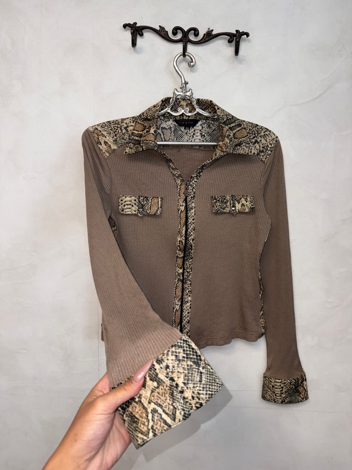 Beige brown python detail knit zipup 상품이미지2