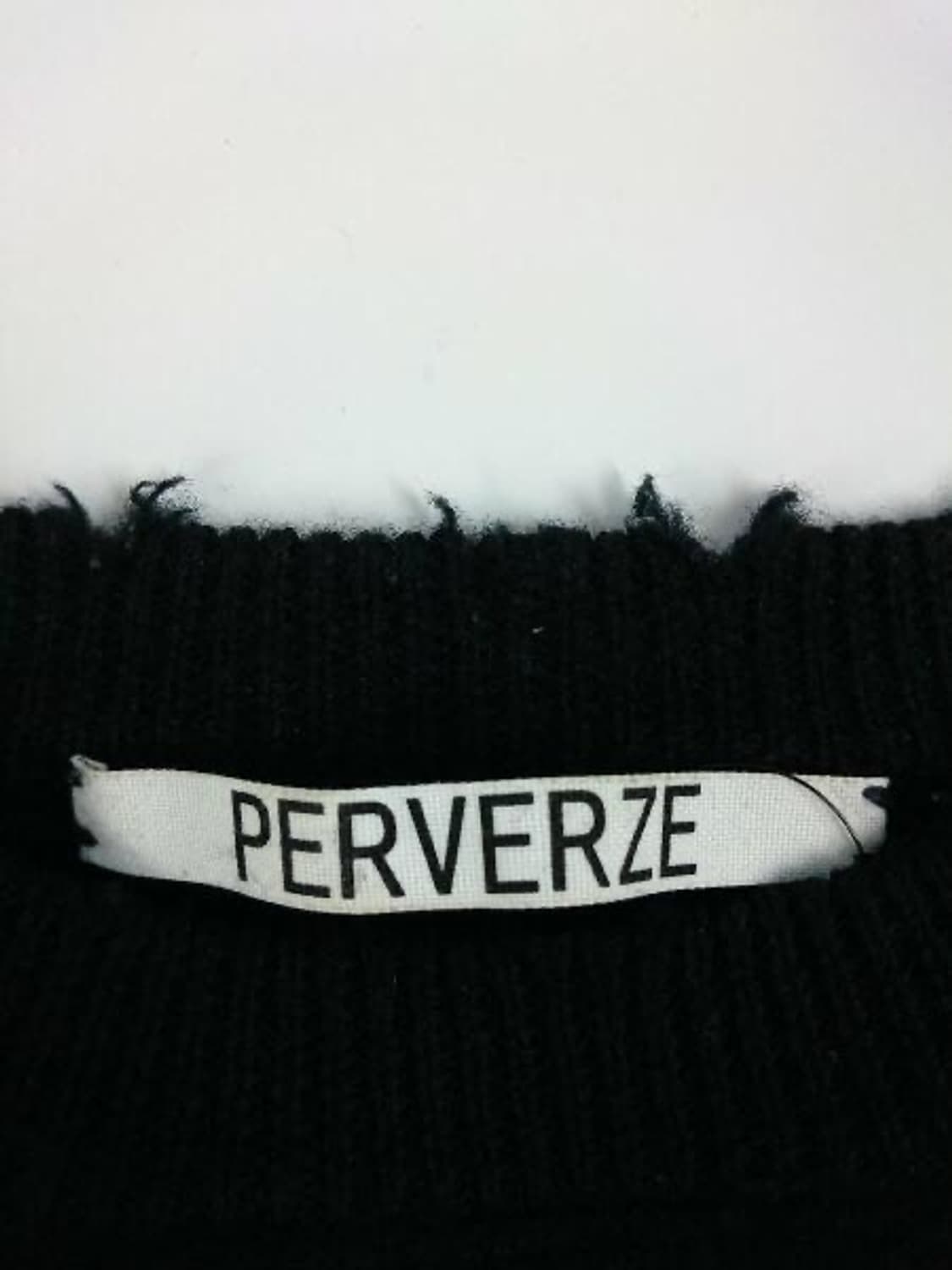 PERVERZE 퍼버즈 데미지 울 니트 상품이미지3