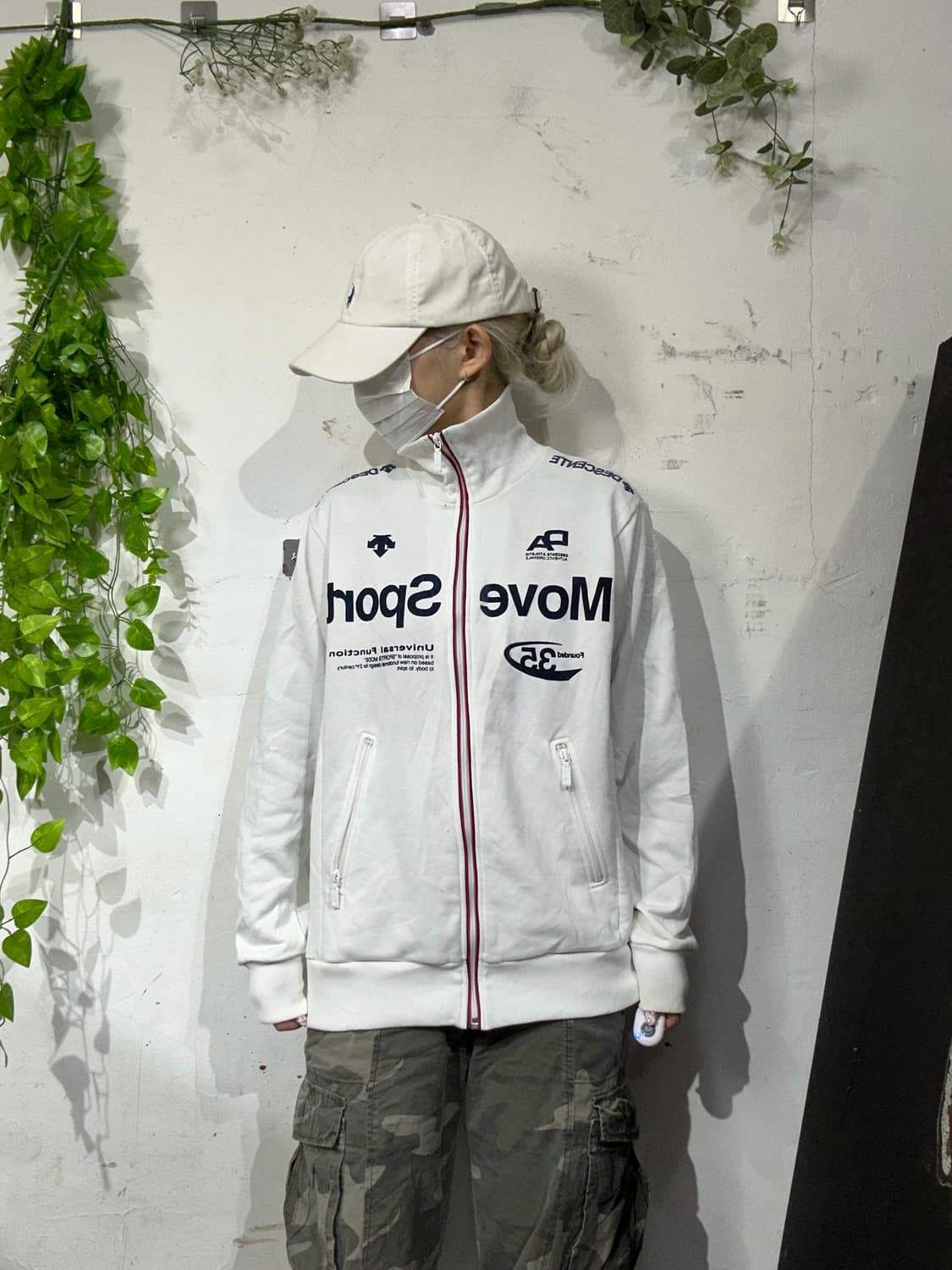 데상트 화이트 빅 로고 스펠아웃 올드스쿨 트랙탑 져지 M 상품이미지2