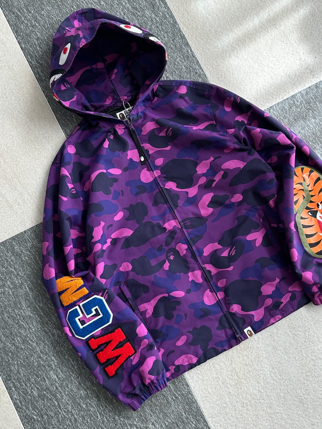 베이프 퍼스트 카모 샤크 바람막이  상품이미지4