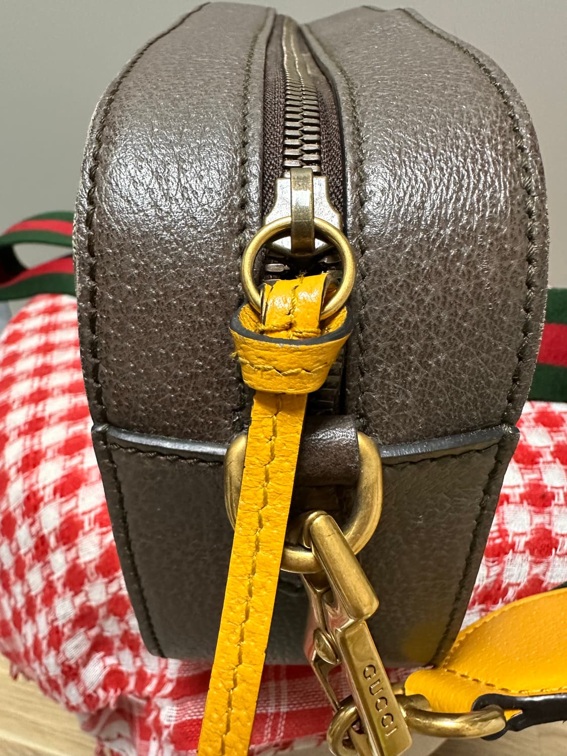 구찌 GG 수프림 메신저백 상품이미지4