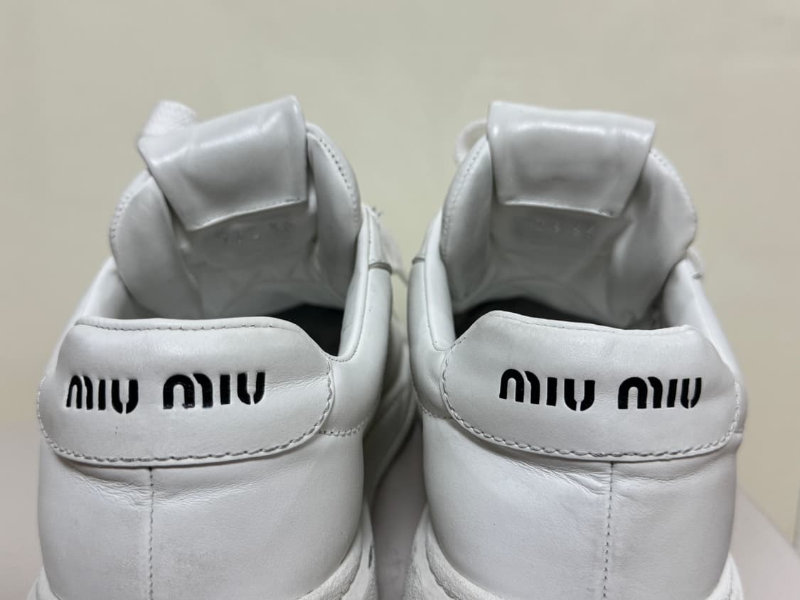 미우미우 레더 스니커즈 상품이미지4