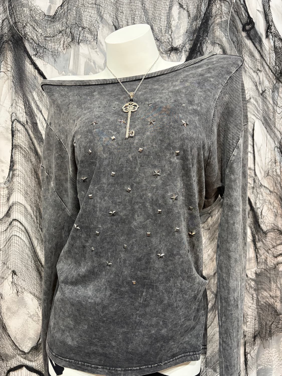 Gothic studs one off-shoulders leeve  상품이미지6