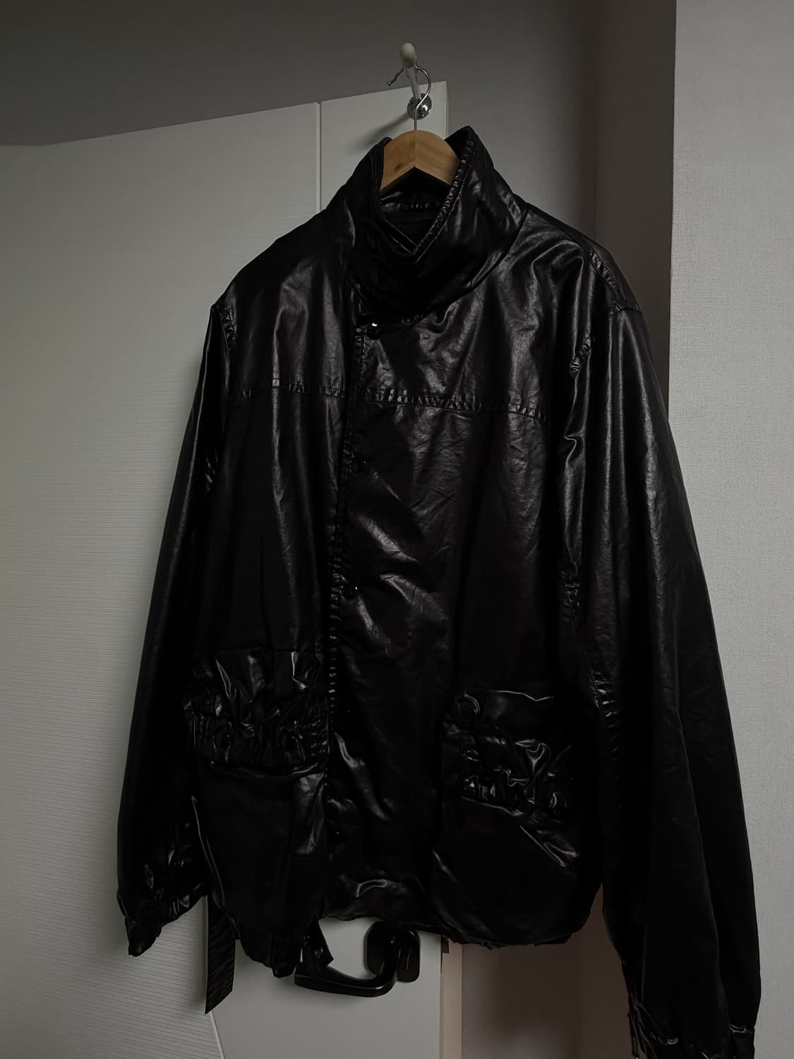 Dries Van Noten 블랙 샤이니 파일럿 자켓 상품이미지6