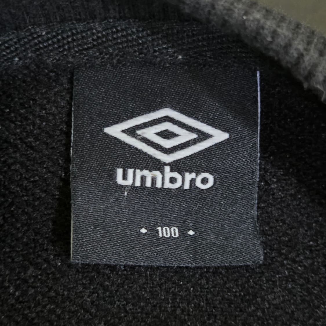 엄브로 하이브리드 피스테 맨투맨 블랙 (100) 상품이미지4