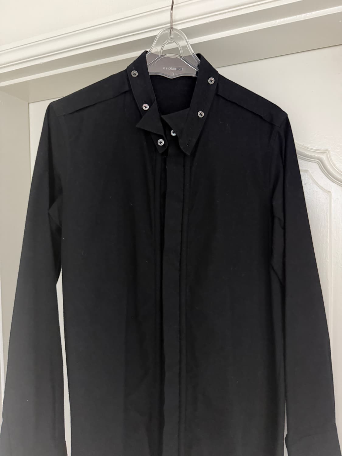 앤 드뮐미스터 블랙 롱 셔츠 상품이미지3
