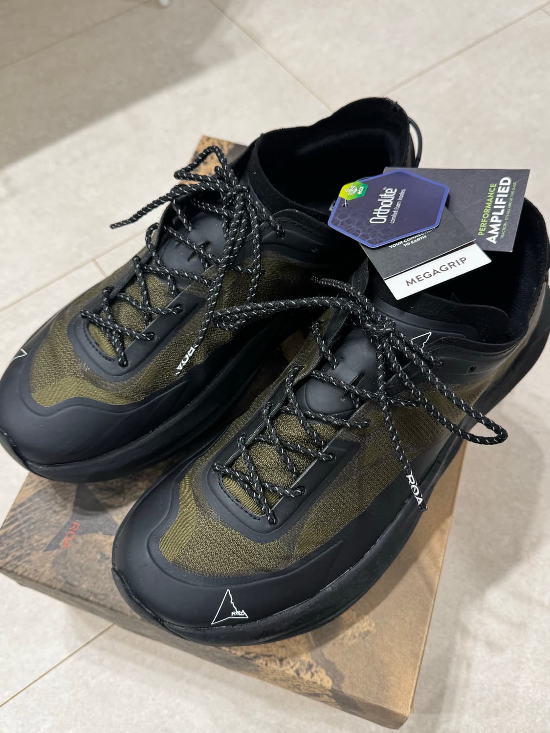 로아 셀라 올리브블랙 42 하이킹슈즈 상품이미지1