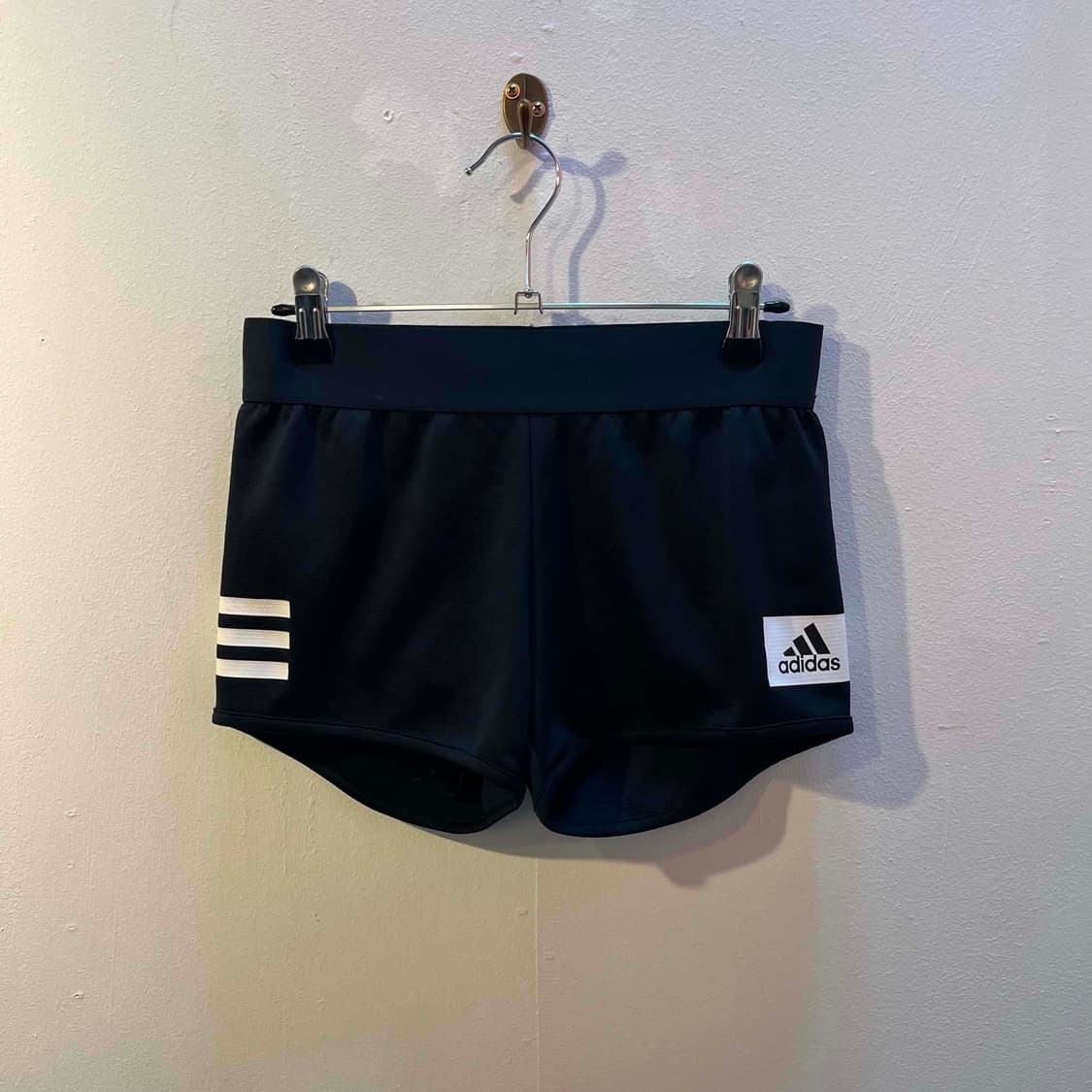 [150] 아디다스 블랙 숏 돌핀팬츠 상품이미지1
