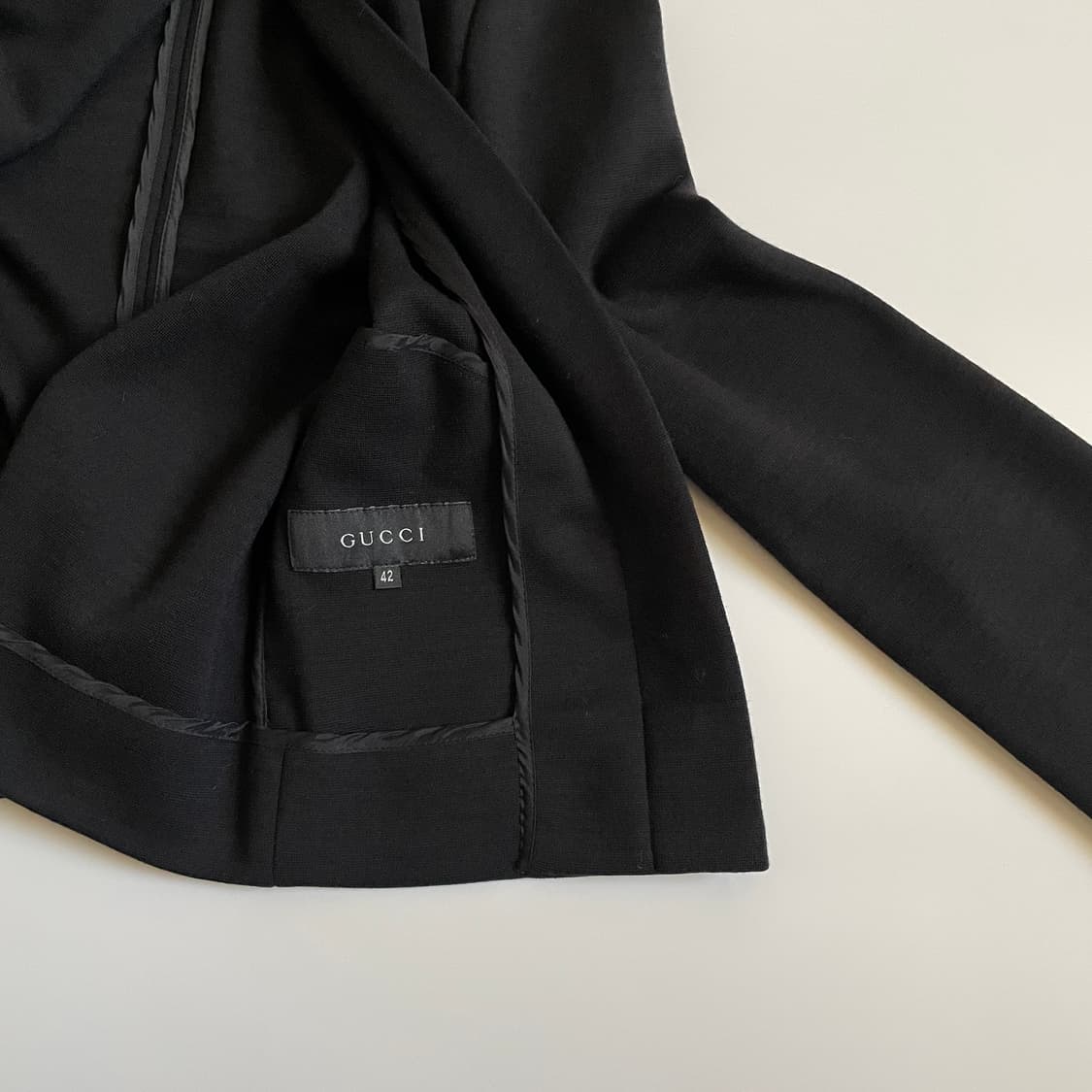 구찌 블랙 니트 집업 42 상품이미지4