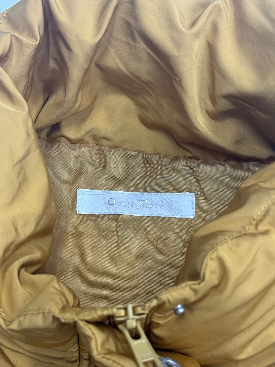 Petit Fleur 머스타드 겨자 크롭 러블리 데코라 괴짜 패딩조끼 상품이미지4