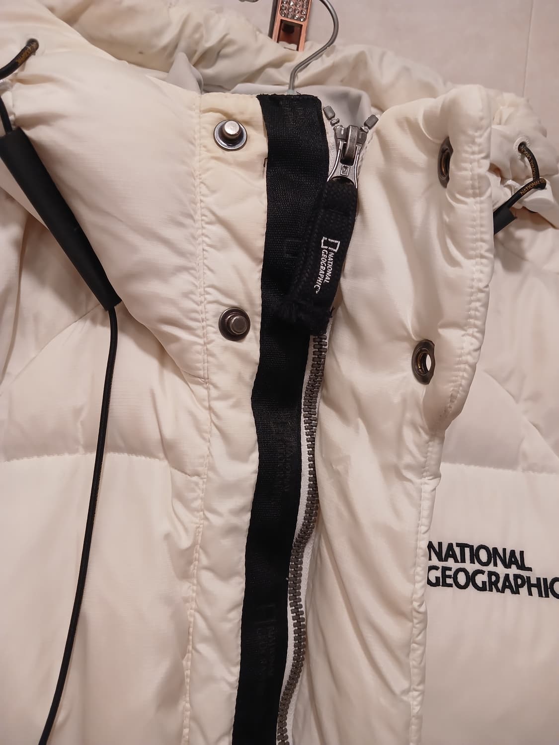 내셔널지오그래픽 정품 여성 롱패딩 M 사이즈 (남성 입으셔도됨) 상품이미지7