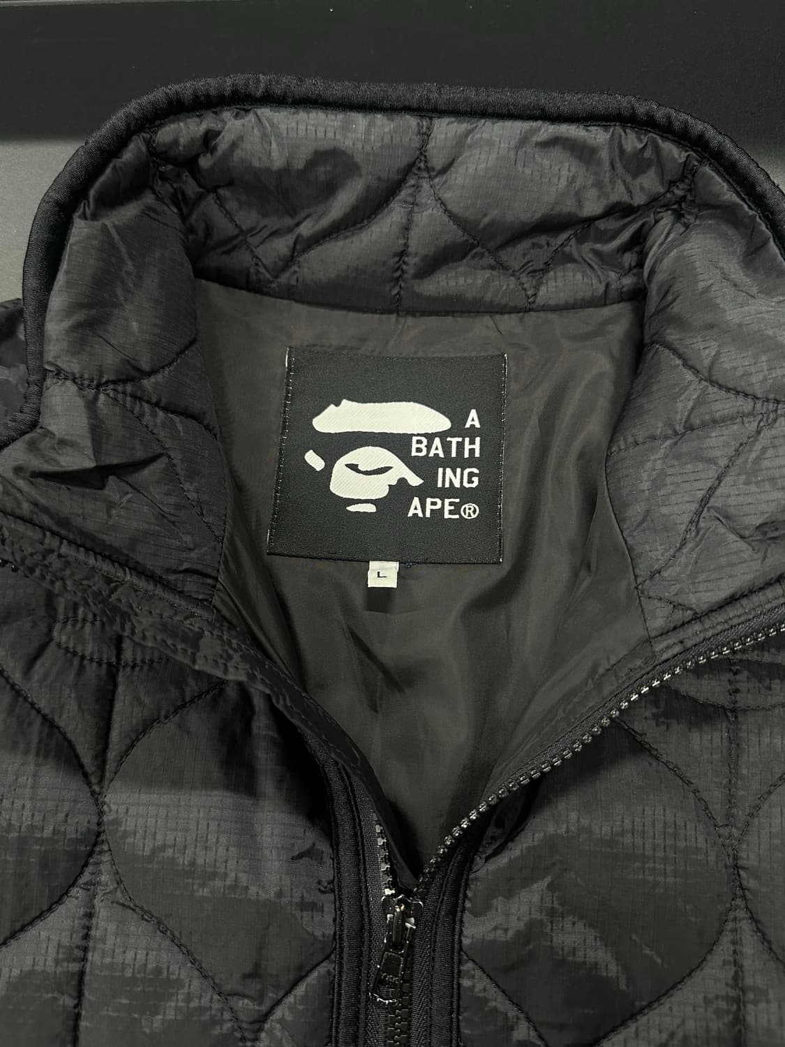 베이프 로고 그래픽 퀄팅 자켓 상품이미지5