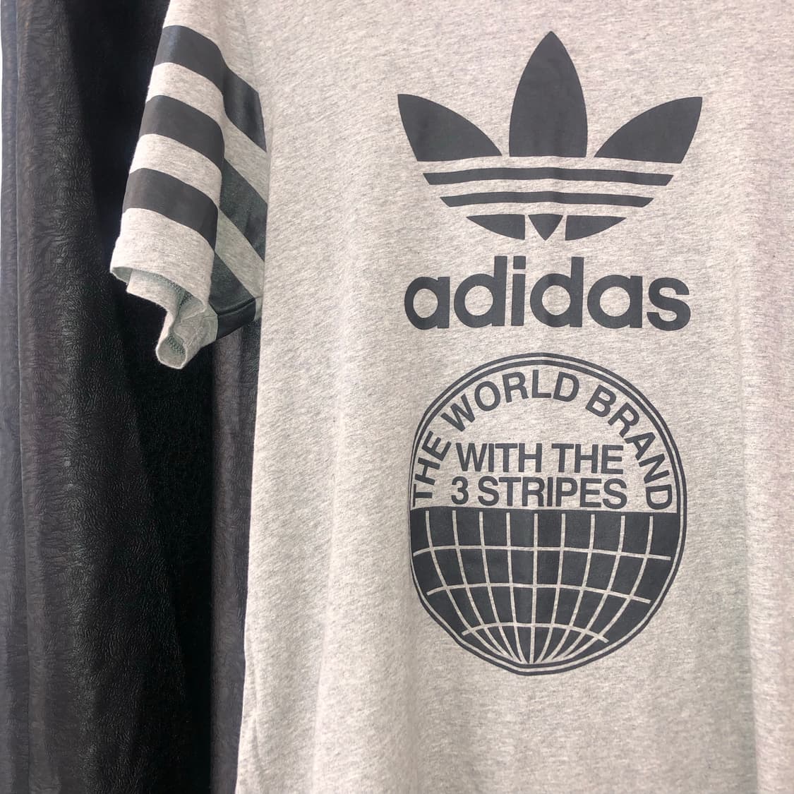 Vintage 💿 Adidas with the 3 s 상품이미지2