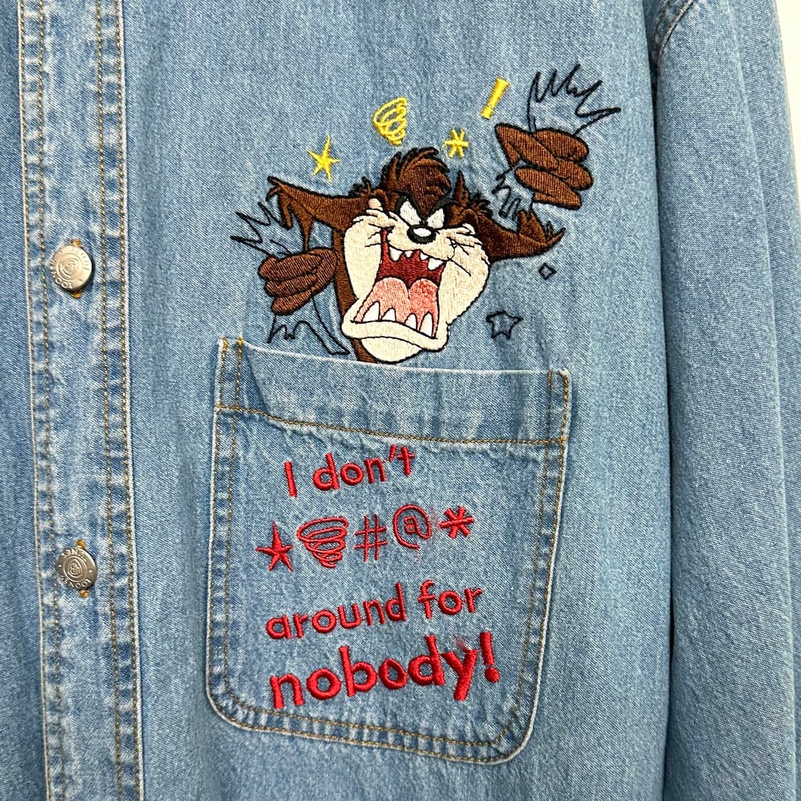 90‘s 워너브로스 태즈 자수 셔츠 상품이미지3