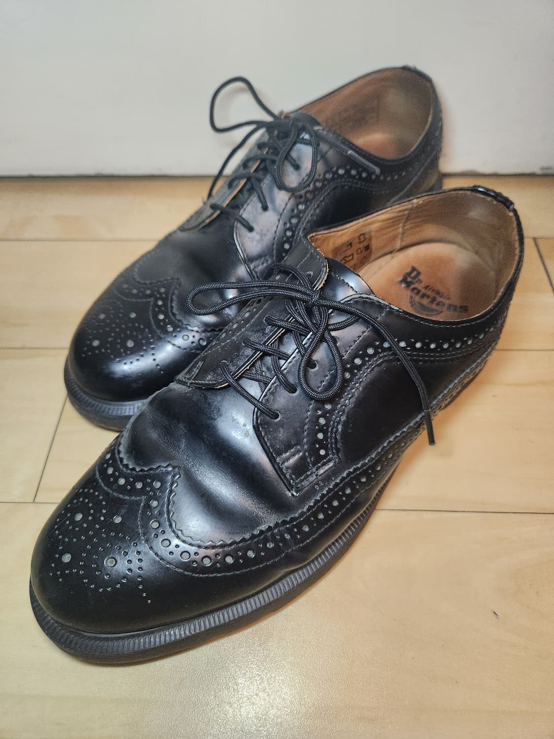 닥터마틴 윙팁 (270) 상품이미지1