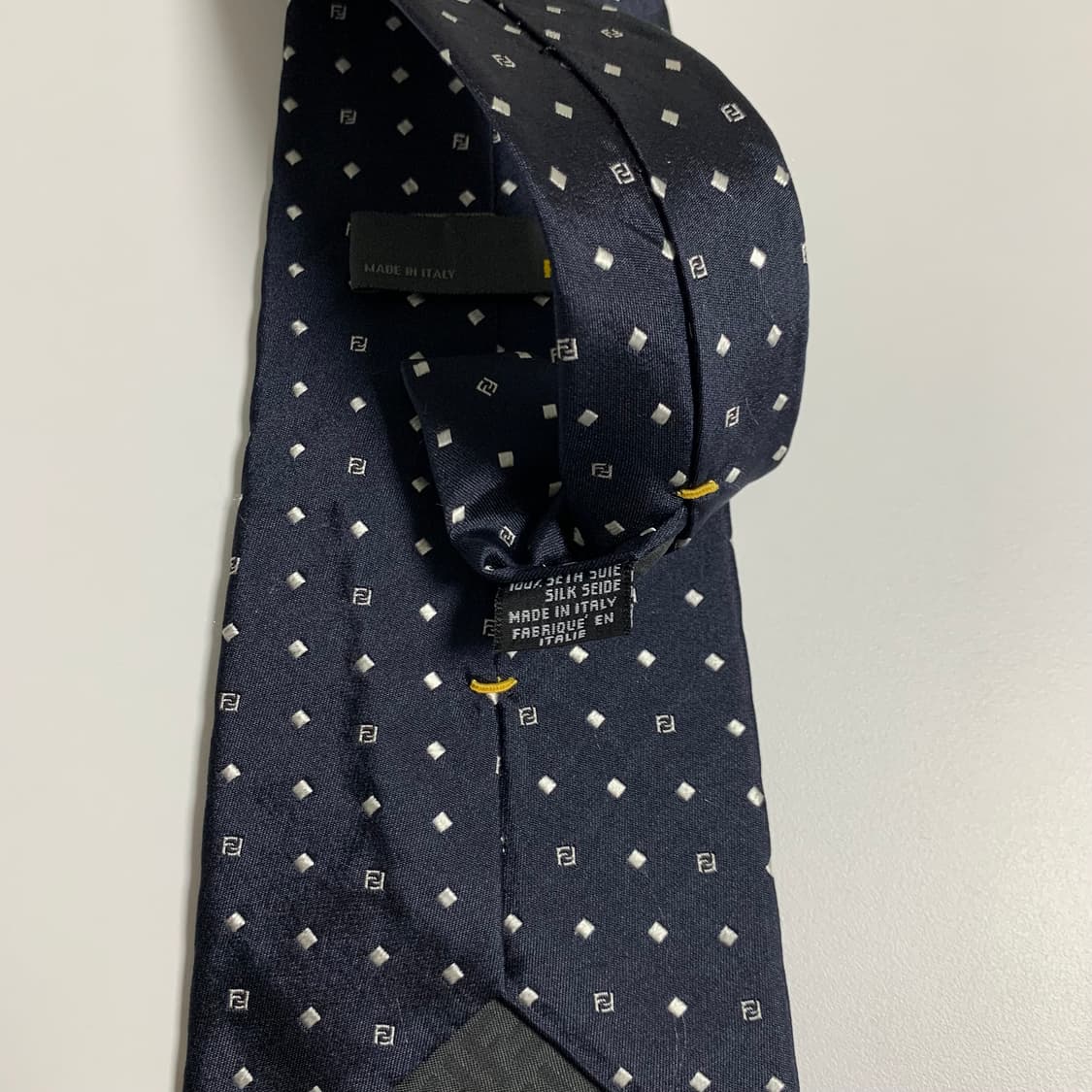 펜디(FENDI) FF모노그램 명품넥타이 신형라벨 진남색컬러 8.9cm 상품이미지6