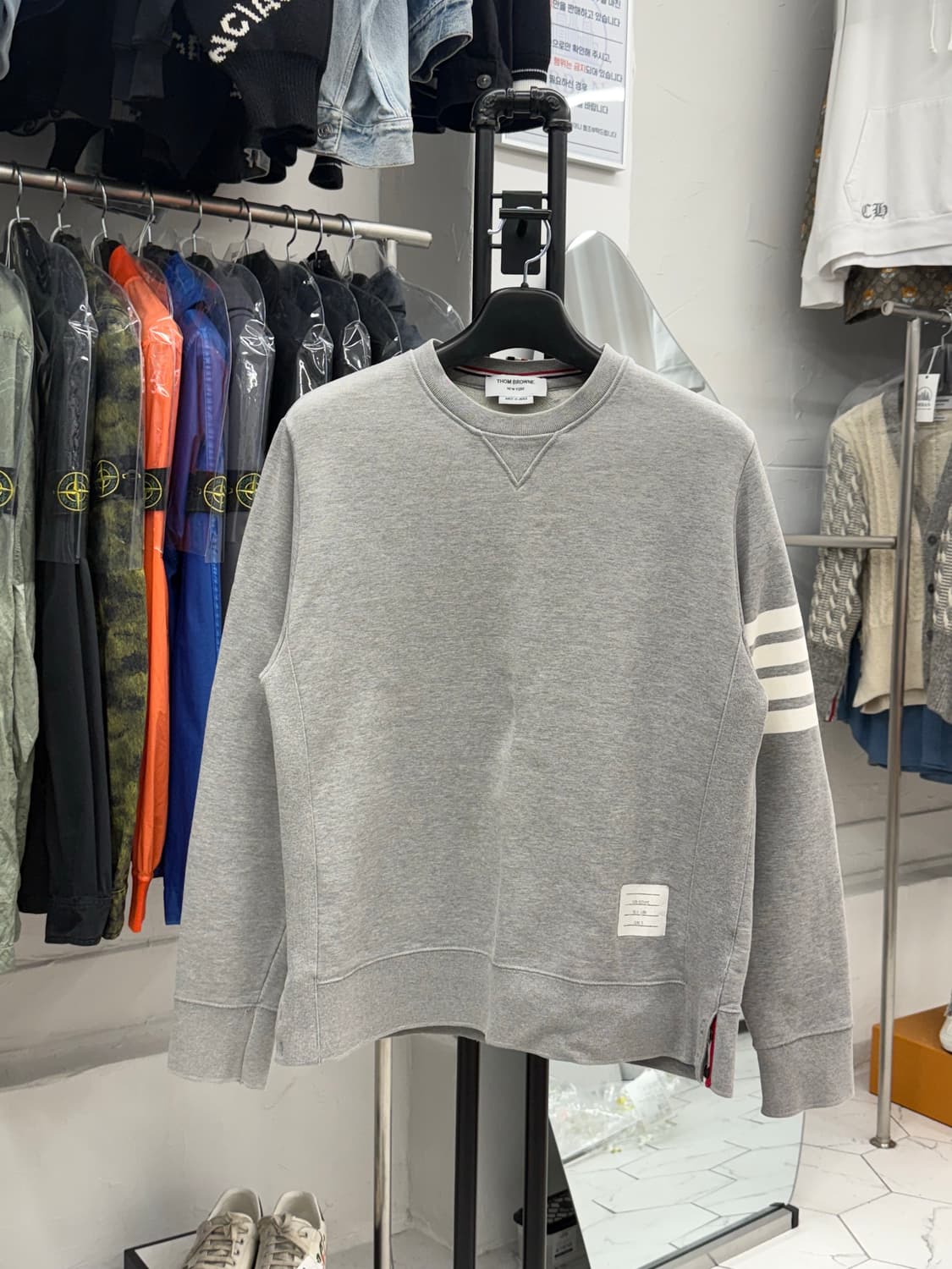 [5] 톰브라운 사선완장 맨투맨 상품이미지1