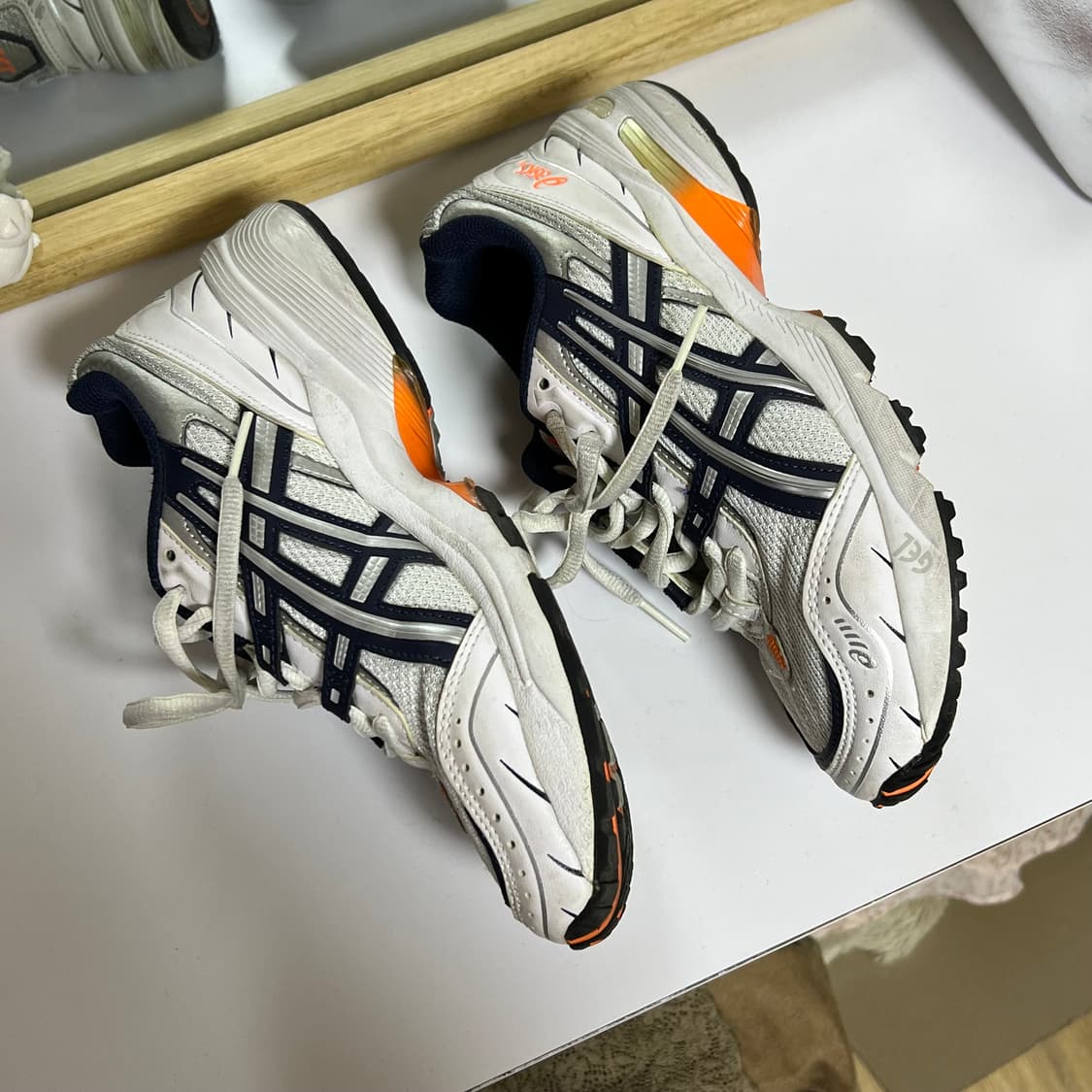 아식스 젤 1090 화이트미드나잇 230 상품이미지3