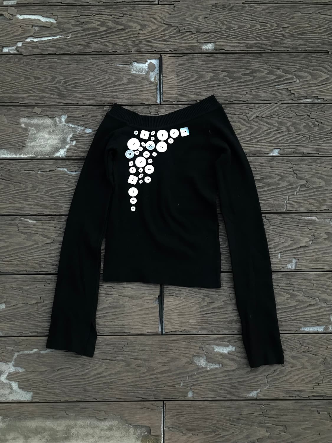 Off-Shoulder Mother-of-Pearl Buttons  상품이미지2