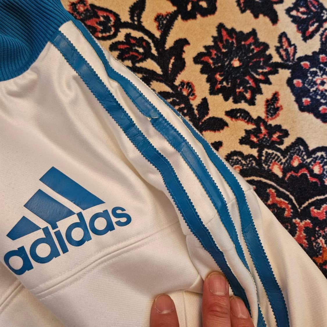 아디다스(Adidas) 올드스쿨 트랙 점퍼
사이즈 XL size 상품이미지8