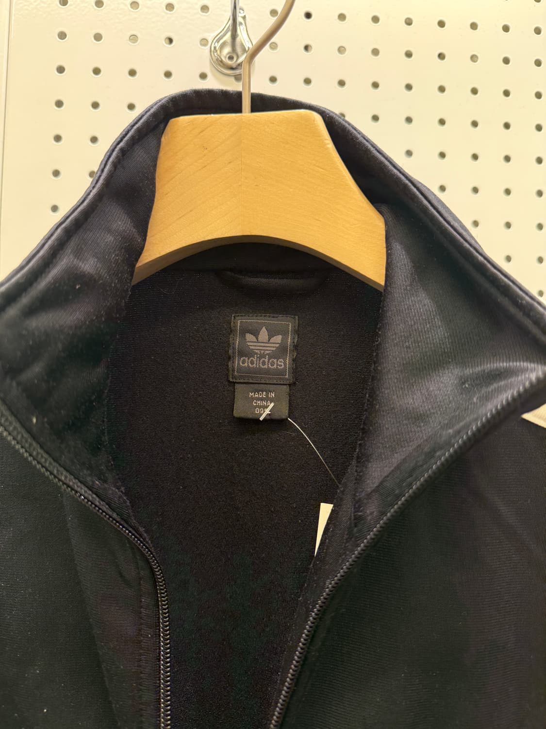 아디다스 오리지널 트랙 자켓 블랙 U529 상품이미지4